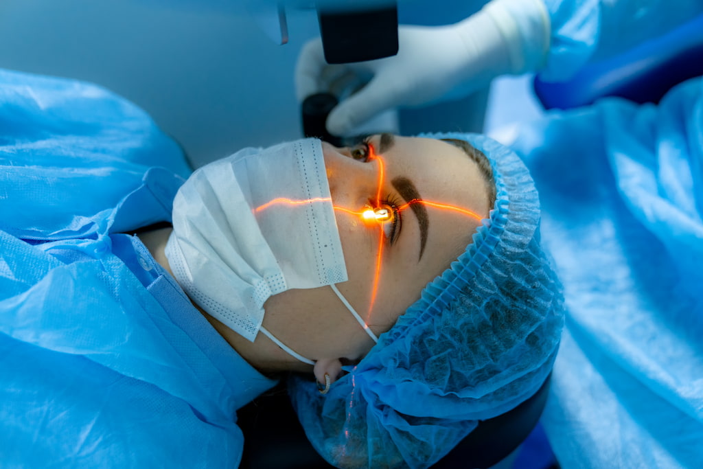 is cataract surgery painful