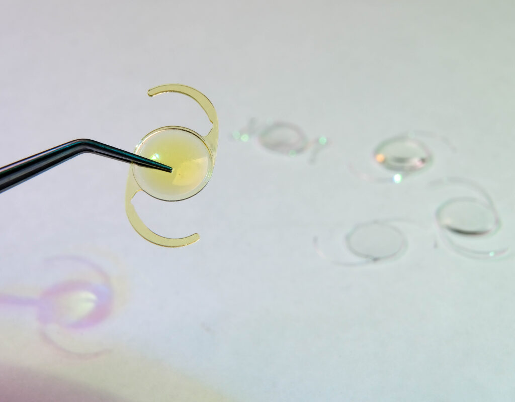 artificial intraocular lens iol